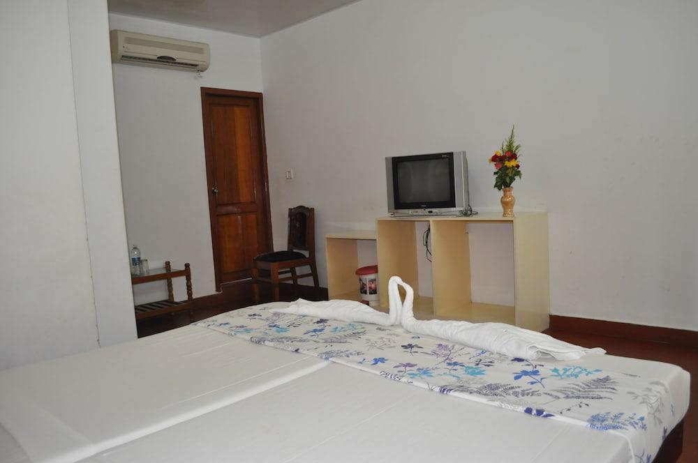 Marine Palace Beach Hotel Ковалам Экстерьер фото