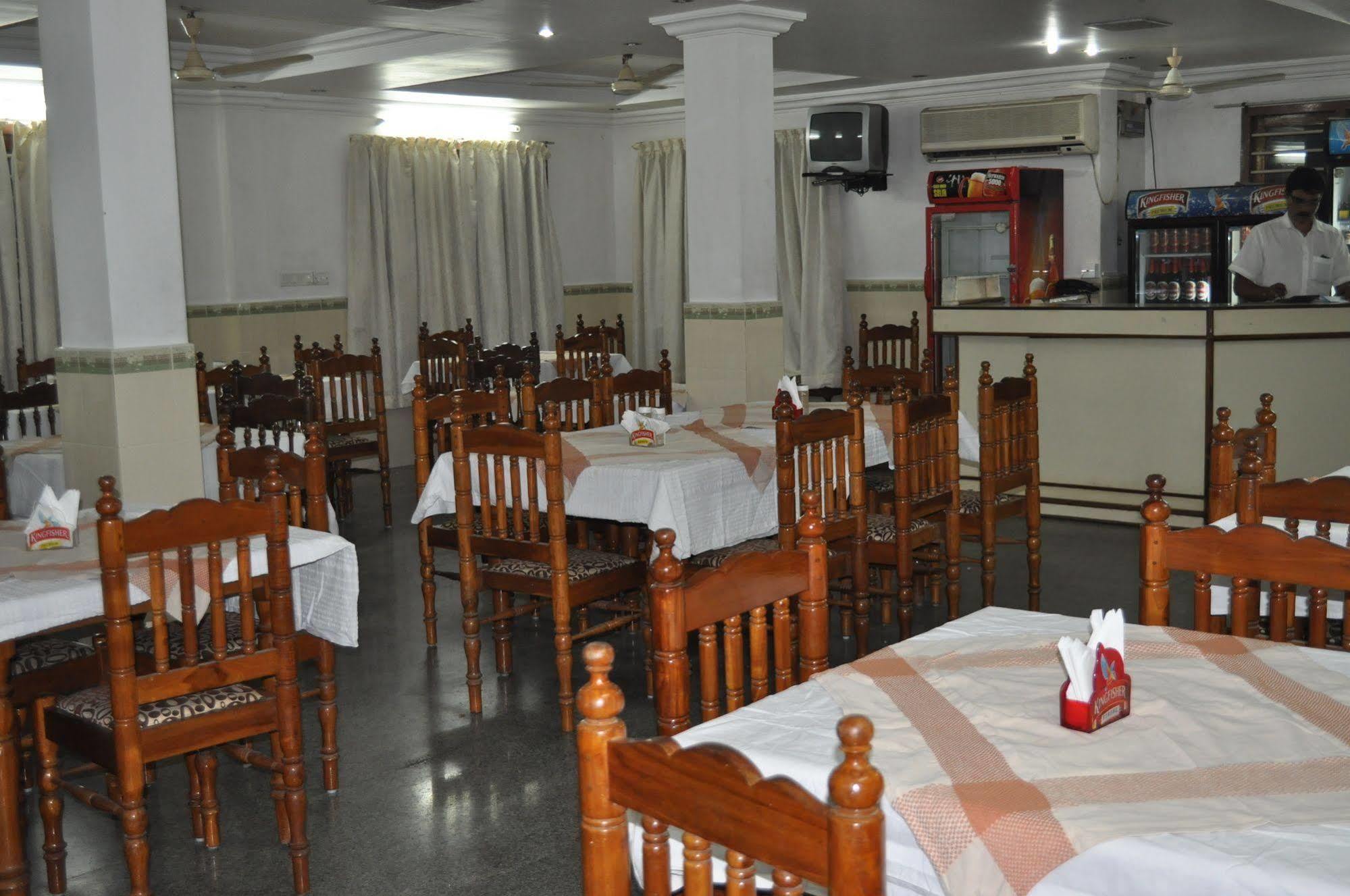 Marine Palace Beach Hotel Ковалам Экстерьер фото